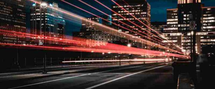 L’integrazione della tecnologia per futuri urbani sostenibili